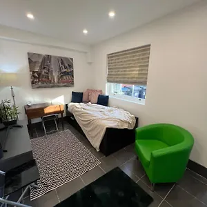 https://beautiful-modern-flat-near-heathrow-and-windsor.brighton-hotels-england.com