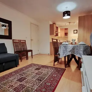 https://entire-home-in-east-e3-near-bromley-by-bow-station.brighton-hotels-england.com